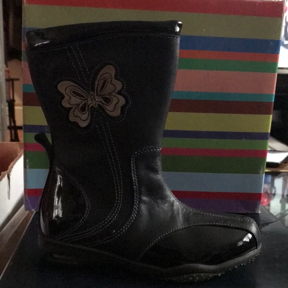 Girls boots